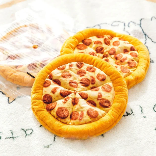 Plush Pizza - shaped Dog Flying Disc Toy with Loud Paper & 6 Squeakers, Also Donut - shaped Chew Toy for Pets - Image 5